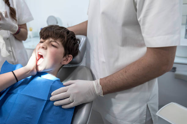 Best Emergency Tooth Extraction in East Speer, NC